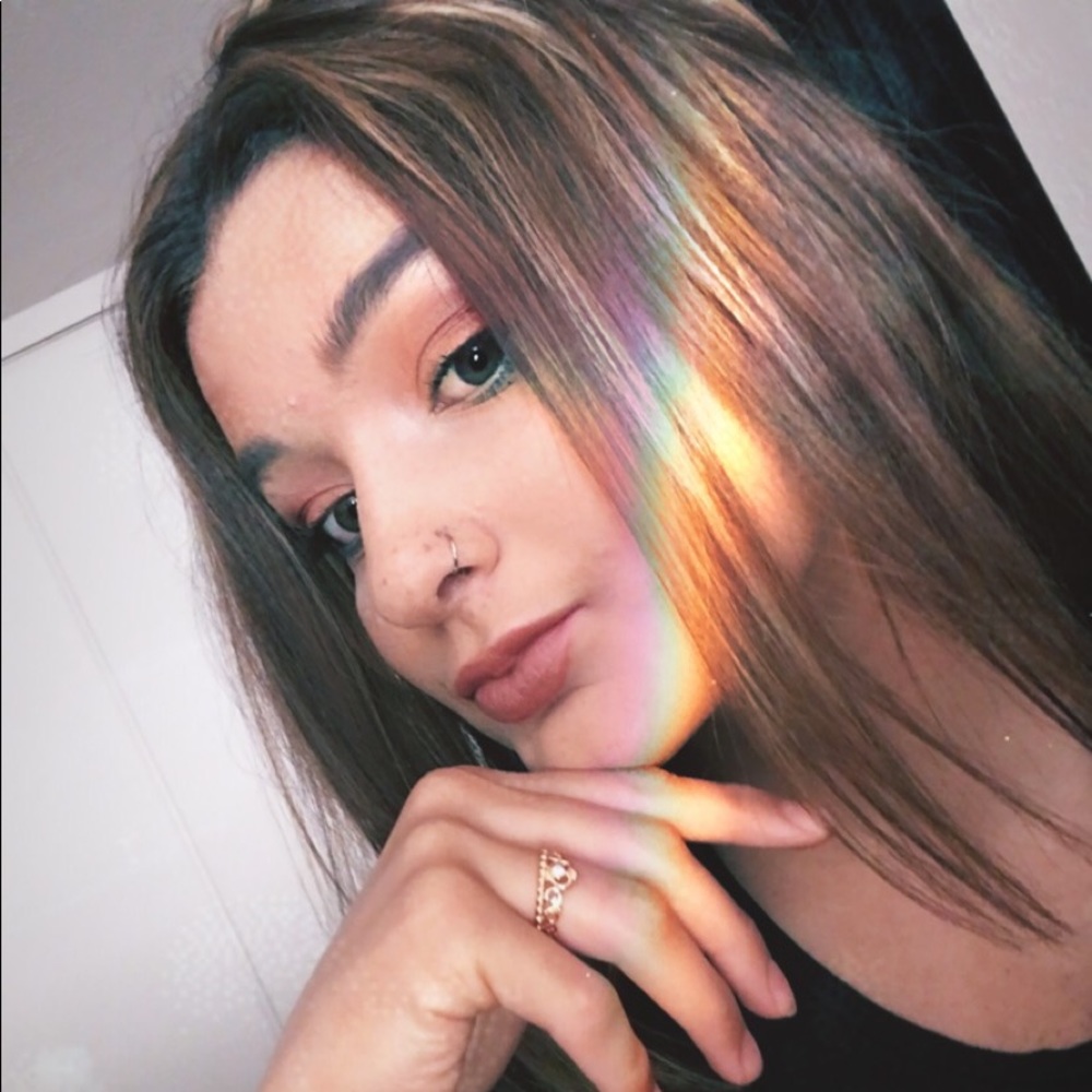 Meet your Posher, Alyssa